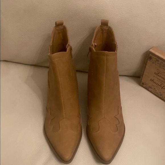 Tan Ankle Boots - Picture 1 of 6
